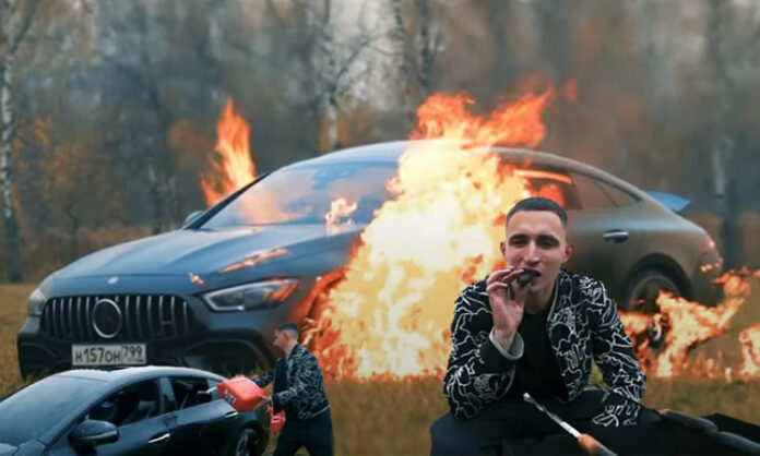 Russian YouTuber Mikhail Litvin Protested by Burning his Mercedes